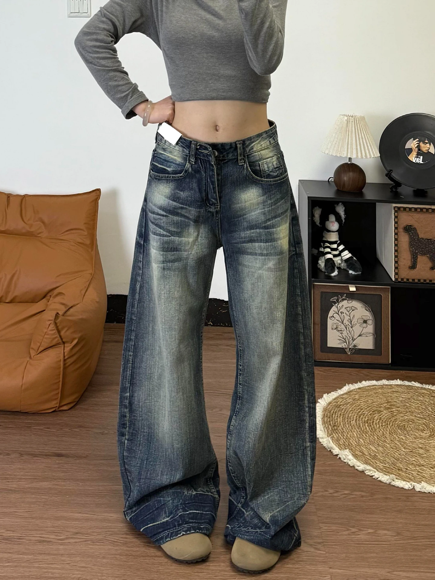 High Waist Wide Leg Distressed Knife Denim Jeans Men Women Casual Loose Slimming Straight Leg Jeans Street Style
High Waist Wide Leg Distressed Knife Denim Jeans Men Women Casual Loose Slimming Straight Leg Jeans Street Style
