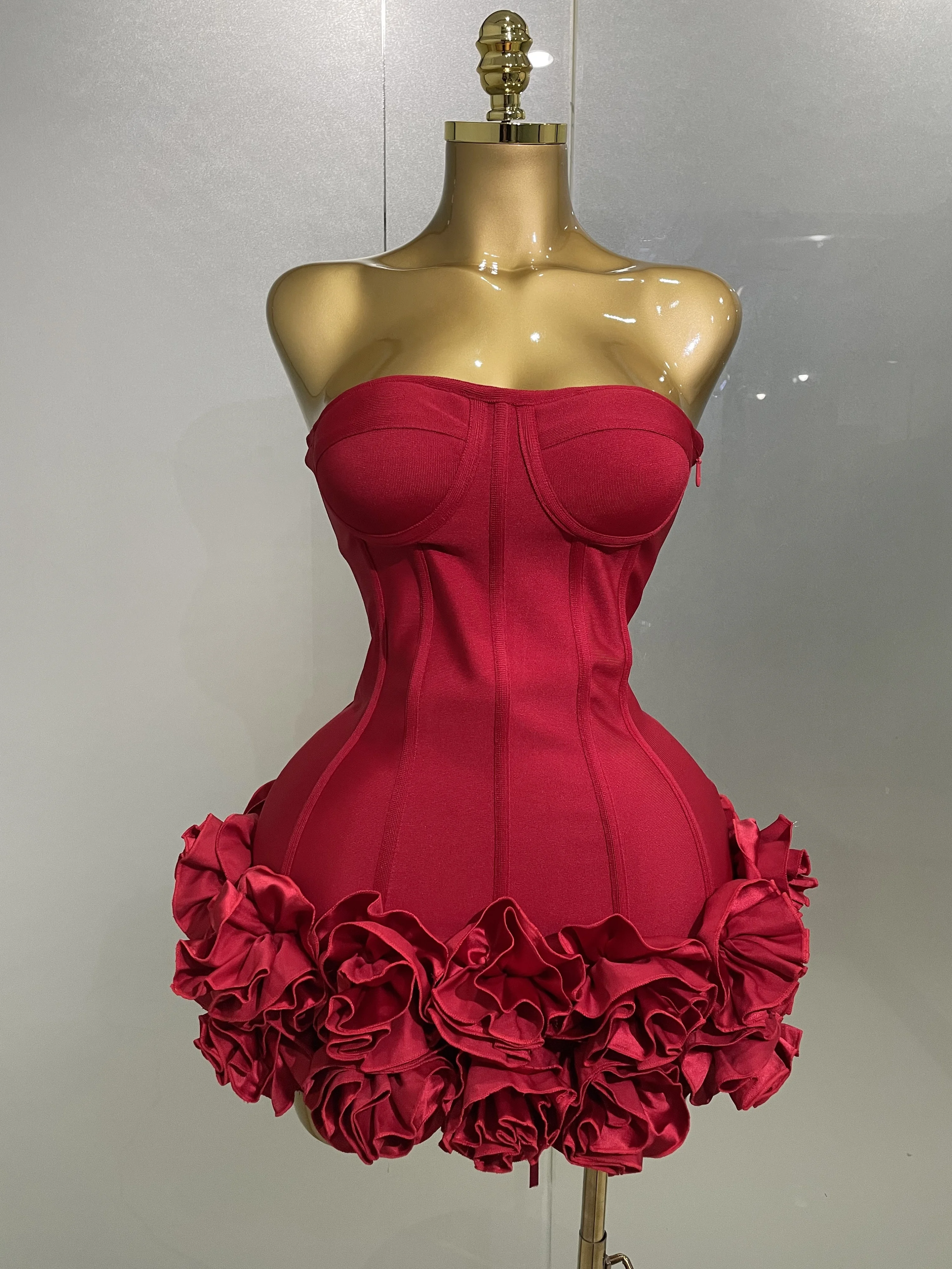 2025 Sexy Evening Bandage Dress Strapless Bodycon Flowers Mini Celebrity Women Birthday Party Dress Photo Shoot Nightclub Outfit
2025 Sexy Evening Bandage Dress Strapless Bodycon Flowers Mini Celebrity Women Birthday Party Dress Photo Shoot Nightclub Outfit