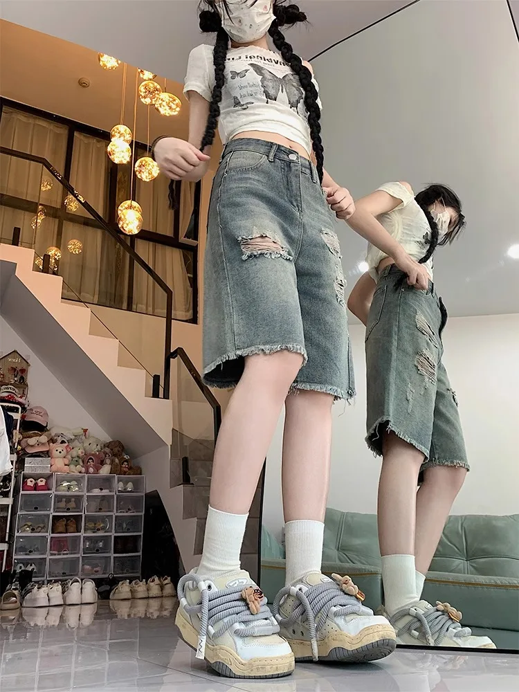 American High Street Versatile Straight Leg Denim Jeans Women's Summer Vintage Five-Quarter Loose Wide Leg Torn Jeans
American High Street Versatile Straight Leg Denim Jeans Women's Summer Vintage Five-Quarter Loose Wide Leg Torn Jeans
