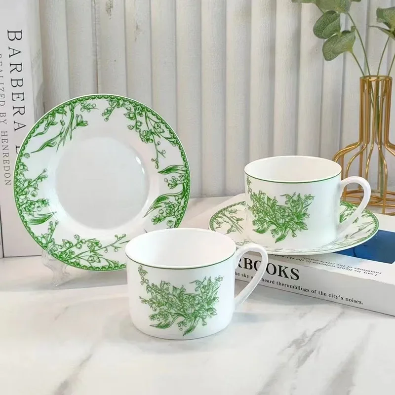 New European Bone China D Coffee Cups And Saucers Tableware Coffee Milk Mug Plates Dishes Afternoon Tea Drinkware With Gift Box
New European Bone China D Coffee Cups And Saucers Tableware Coffee Milk Mug Plates Dishes Afternoon Tea Drinkware With Gift Box