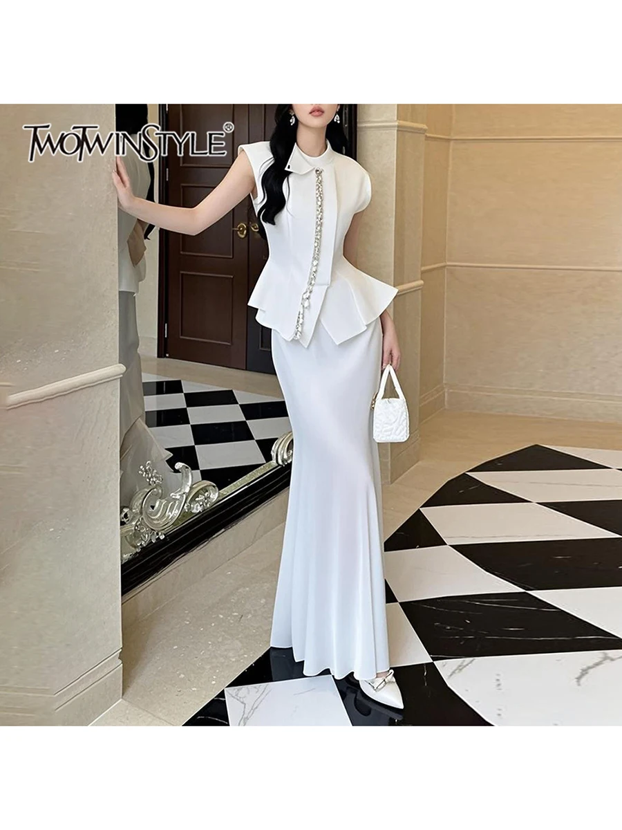 TWOTWINSTYL Slimming Elegant Two Piece Set For Women Round Neck Sleeveless Top High Waist Sheer Skirt Elegant Chic Set Female
TWOTWINSTYL Slimming Elegant Two Piece Set For Women Round Neck Sleeveless Top High Waist Sheer Skirt Elegant Chic Set Female