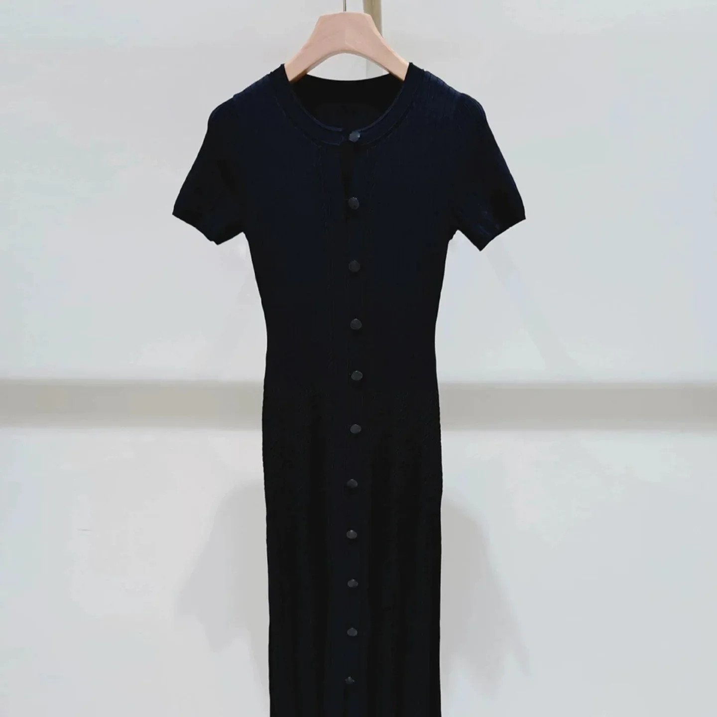 Женское черное платье с круглым вырезом и короткими рукавами, однобортное вечернее платье, элегантная женская одежда
Женское черное платье с круглым вырезом и короткими рукавами, однобортное вечернее платье, элегантная женская одежда