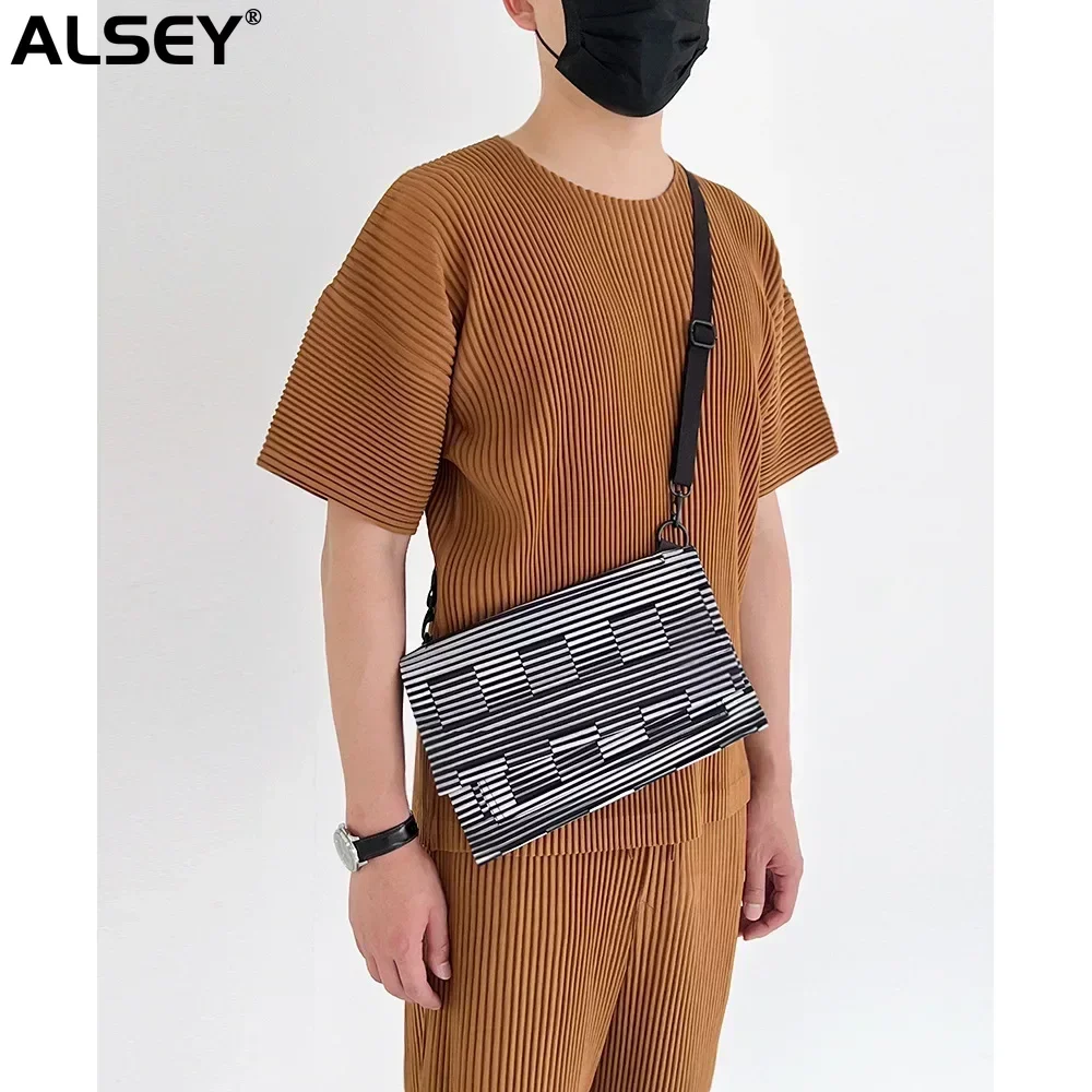 Плиссированная модная мужская футболка ALSEY Miyake с коротким рукавом, большие размеры, летние новые повседневные топы, Мужская Дизайнерская винтажная Деловая одежда
Плиссированная модная мужская футболка ALSEY Miyake с коротким рукавом, большие размеры, летние новые повседневные топы, Мужская Дизайнерская винтажная Деловая одежда