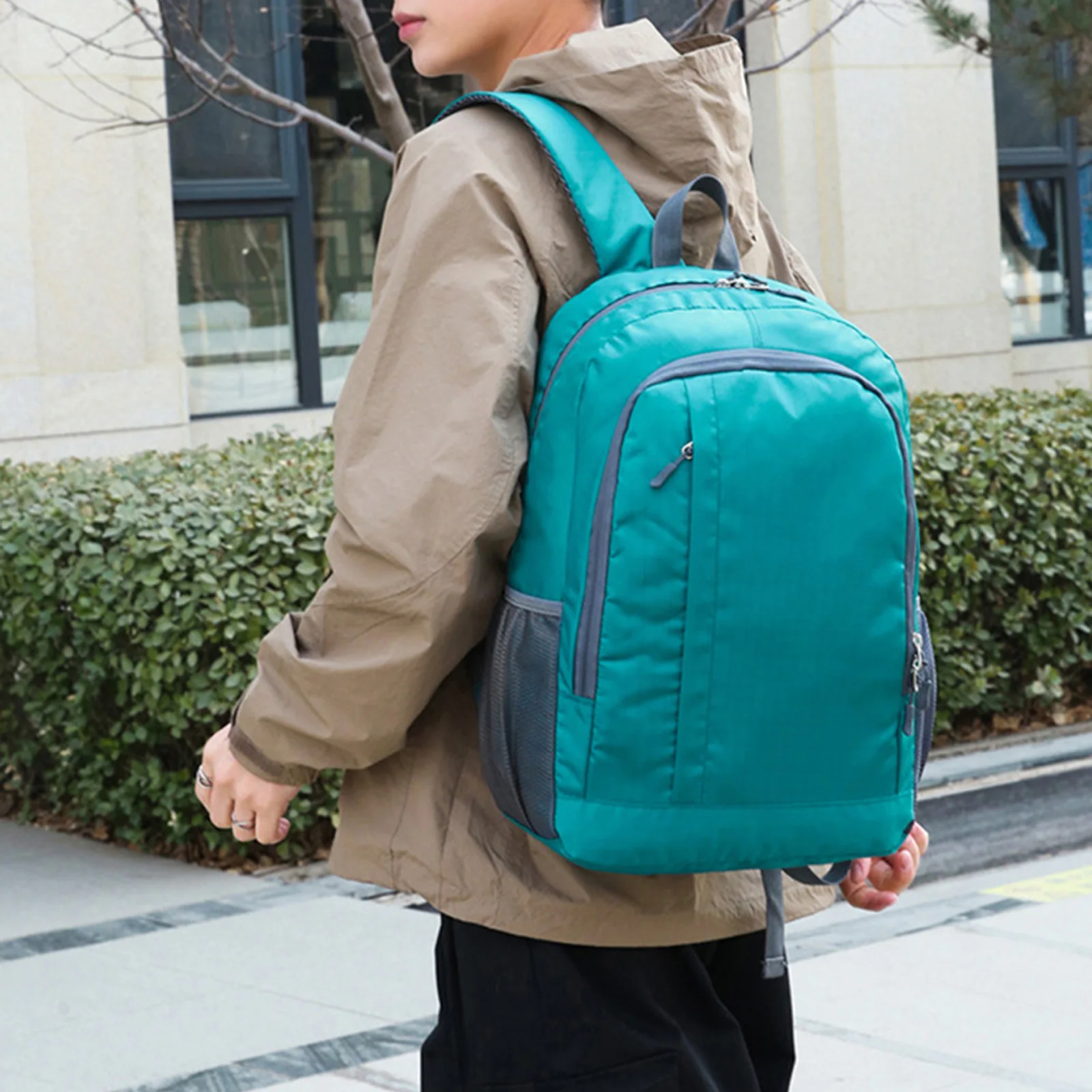 Unisex Lightweight Backpack For Outdoor Sports And Travel With Waterproof Fabric And Ergonomic Straps
Unisex Lightweight Backpack For Outdoor Sports And Travel With Waterproof Fabric And Ergonomic Straps