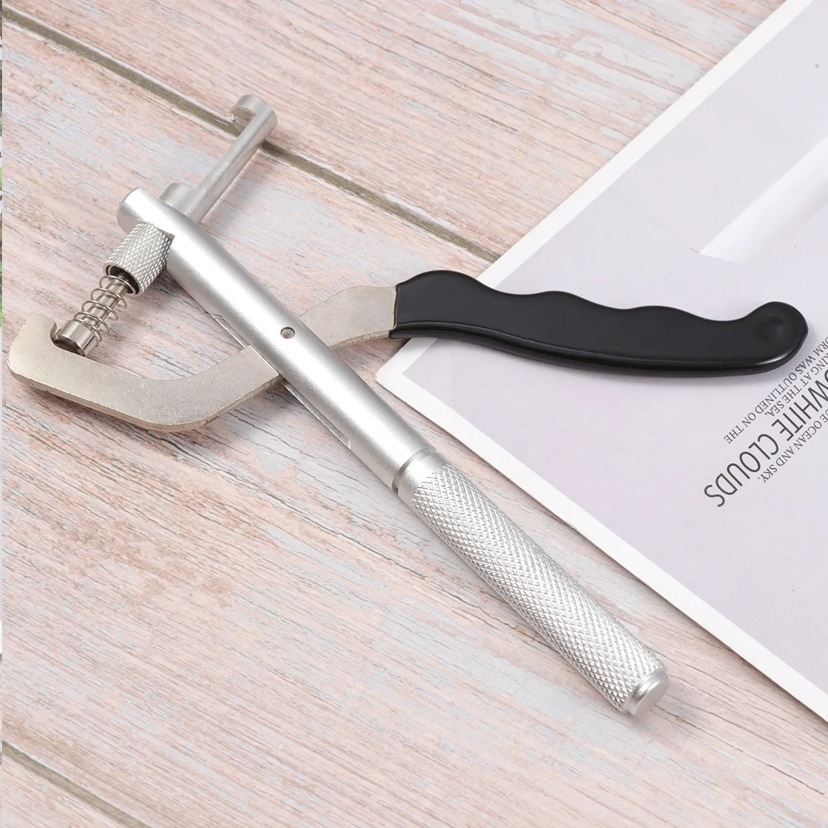 Handheld Watch Pin Remover Tool Metal Watch Chain Link Adjuster for Men Women Repair Bracelet Band Resize with 3 Spare Steel
Handheld Watch Pin Remover Tool Metal Watch Chain Link Adjuster for Men Women Repair Bracelet Band Resize with 3 Spare Steel