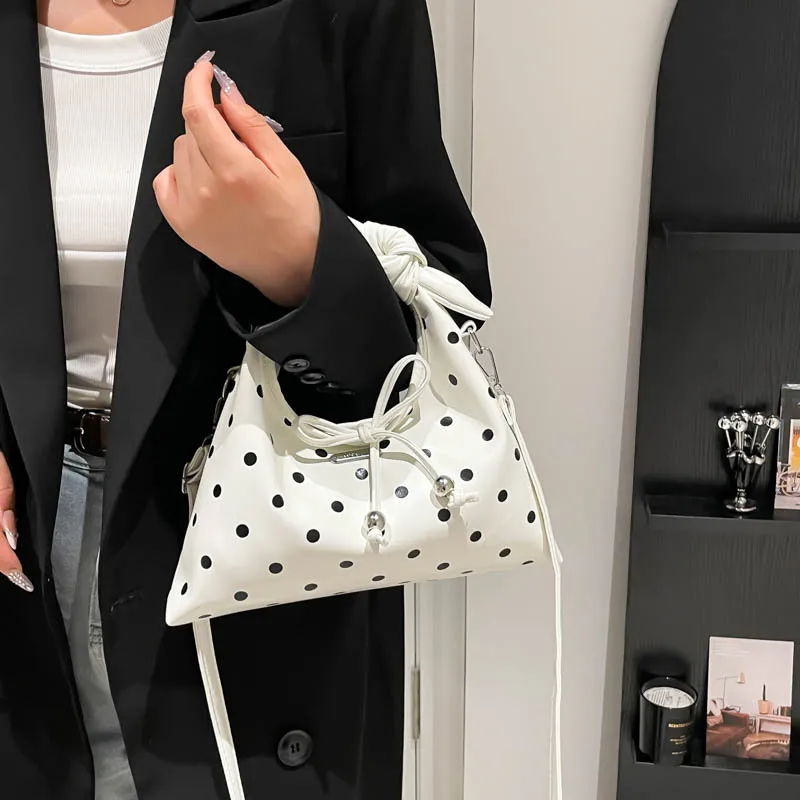 Retro Polka Dot Basket Handbag oulder Crossbody Bag Women's Handbag Ci Simple Sle Magnetic Bule Closure Daily Use
Retro Polka Dot Basket Handbag oulder Crossbody Bag Women's Handbag Ci Simple Sle Magnetic Bule Closure Daily Use
