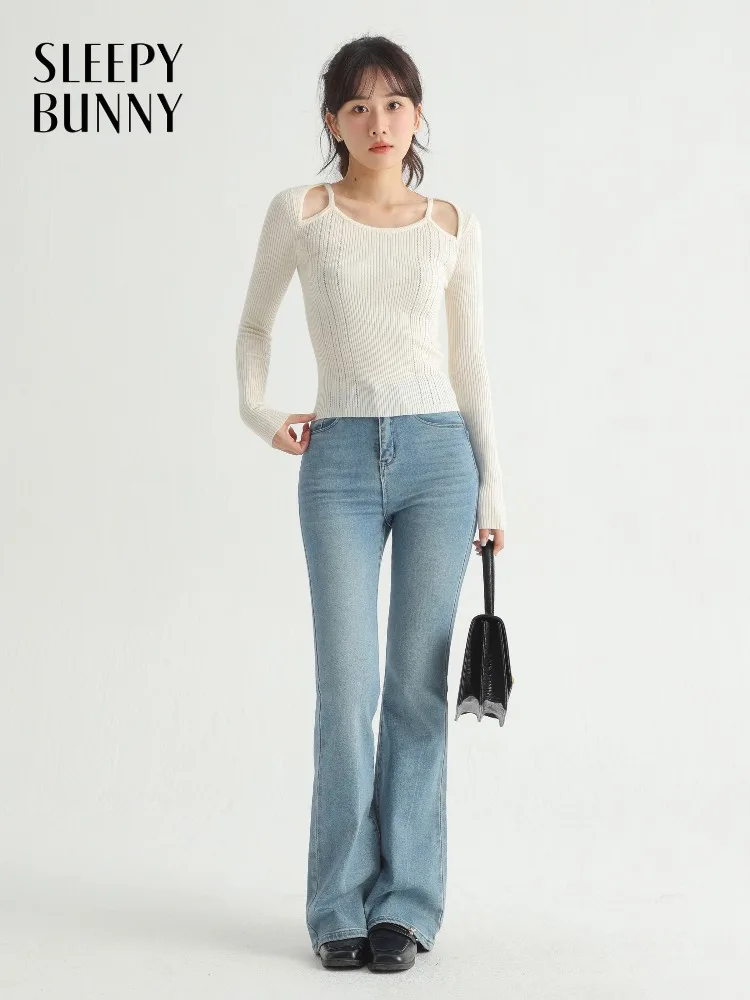Elegant Hollow Knit Sweater Wool Top Chic Autumn Pullover Blouse for Women Casual Fitted Design with Cut Out Collarbone Detail
Elegant Hollow Knit Sweater Wool Top Chic Autumn Pullover Blouse for Women Casual Fitted Design with Cut Out Collarbone Detail