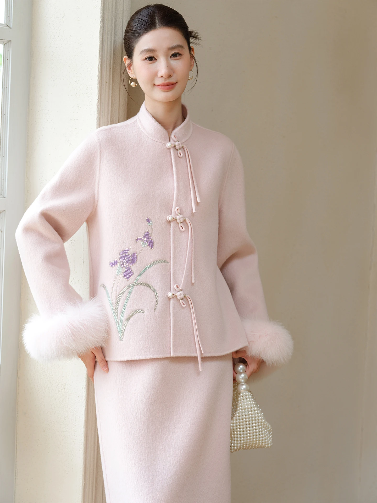 New Chinese Sle Double Woolen Coat ort Jaet Women's Winter Faion Fur Sve Double Sided Tweed Set Casual Wear
New Chinese Sle Double Woolen Coat ort Jaet Women's Winter Faion Fur Sve Double Sided Tweed Set Casual Wear