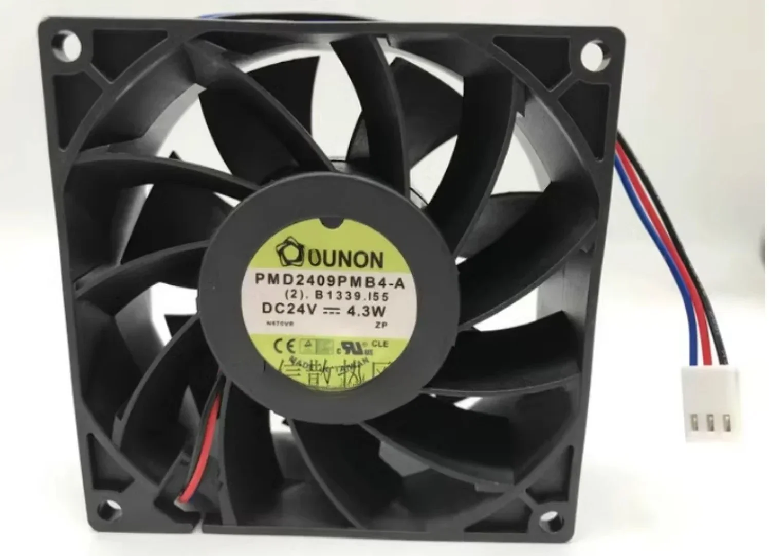 9038 PMD2409PMB4-A 24V 4.3W 3-wire inverter cooling fan
9038 PMD2409PMB4-A 24V 4.3W 3-wire inverter cooling fan