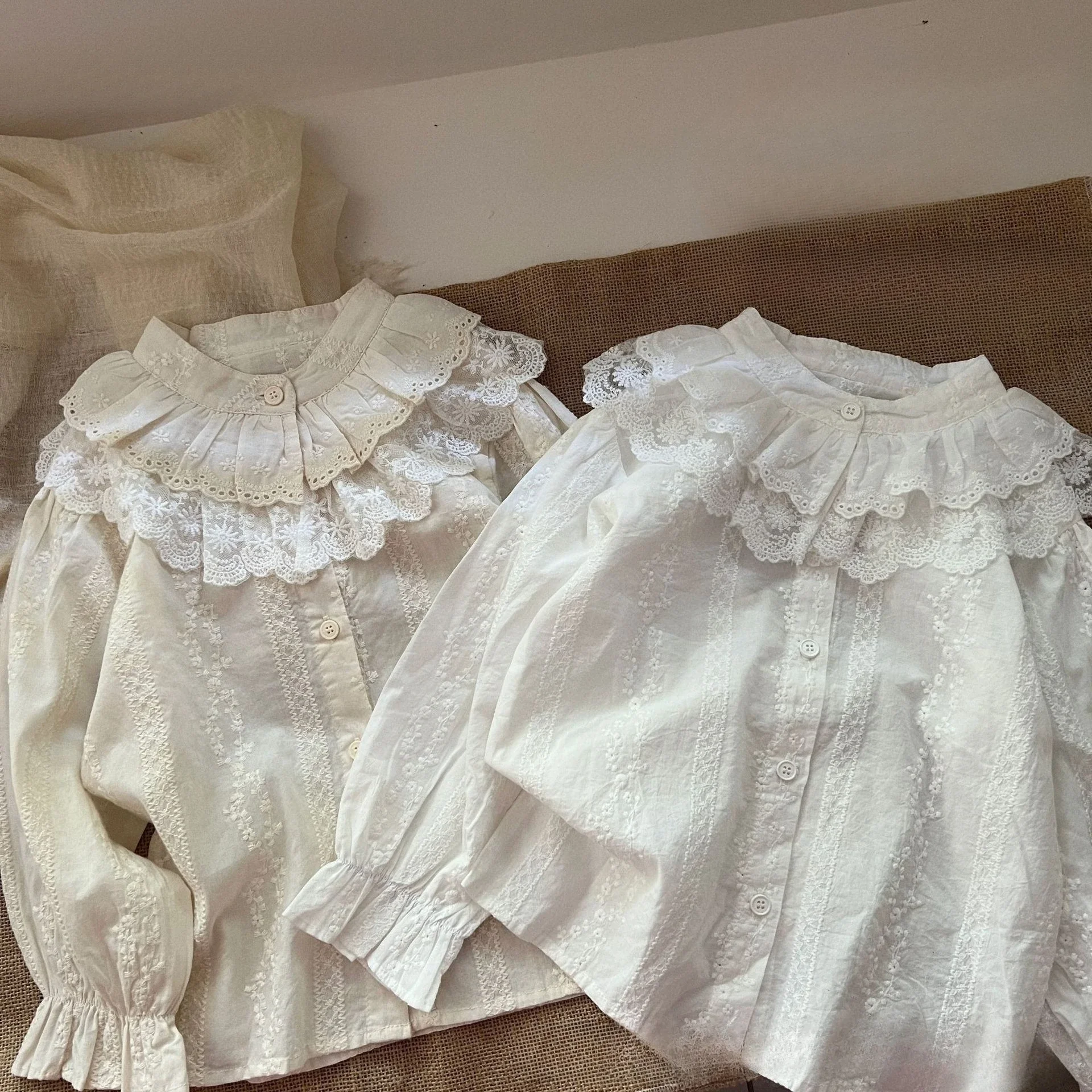 Weaving kids shirts for girls blouse 2025 autumn Korean foreign style lace blouse
Weaving kids shirts for girls blouse 2025 autumn Korean foreign style lace blouse