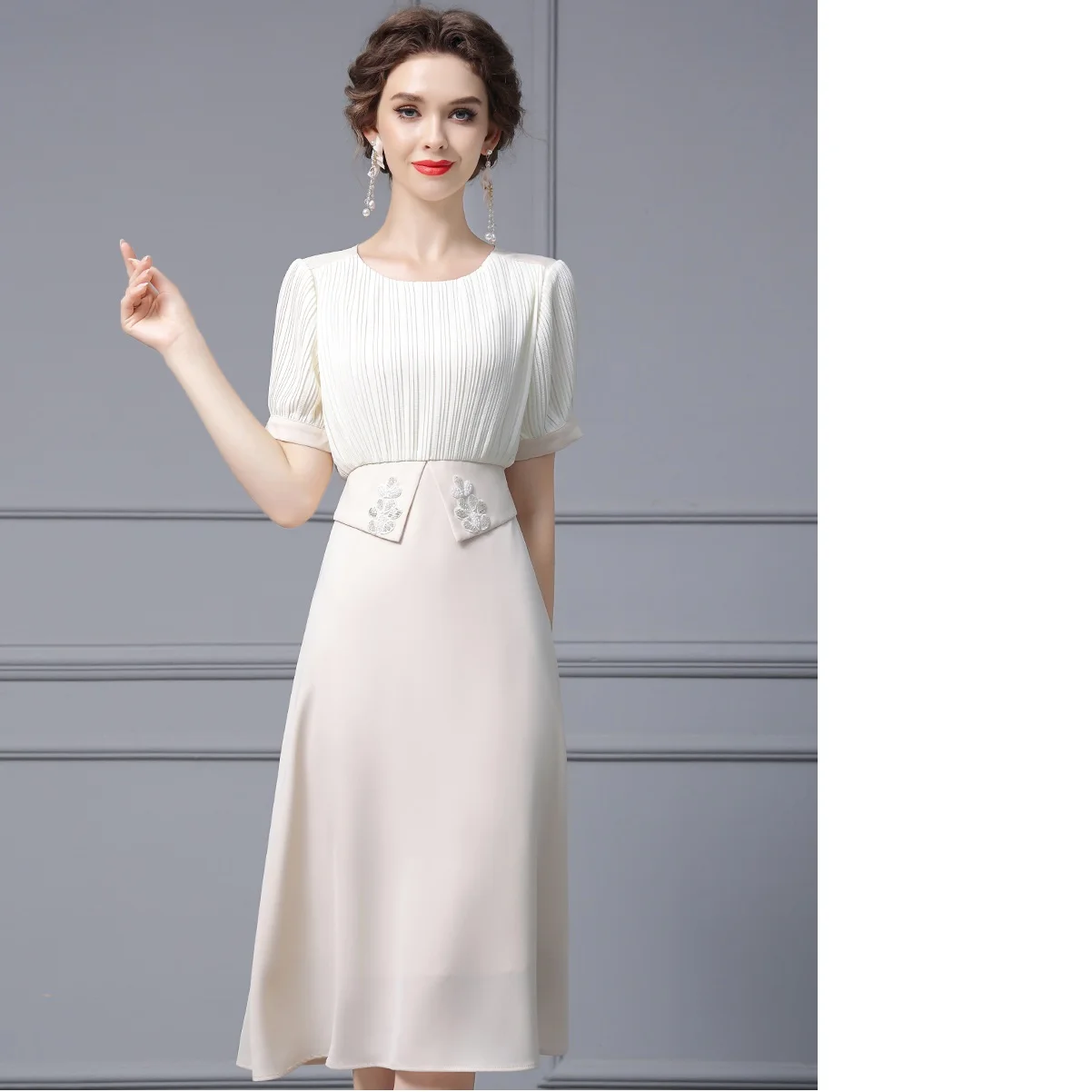 2024 new women's light luxury dress summer two pieces of stitched embroidered beads in the long a-word dresses
2024 new women's light luxury dress summer two pieces of stitched embroidered beads in the long a-word dresses
