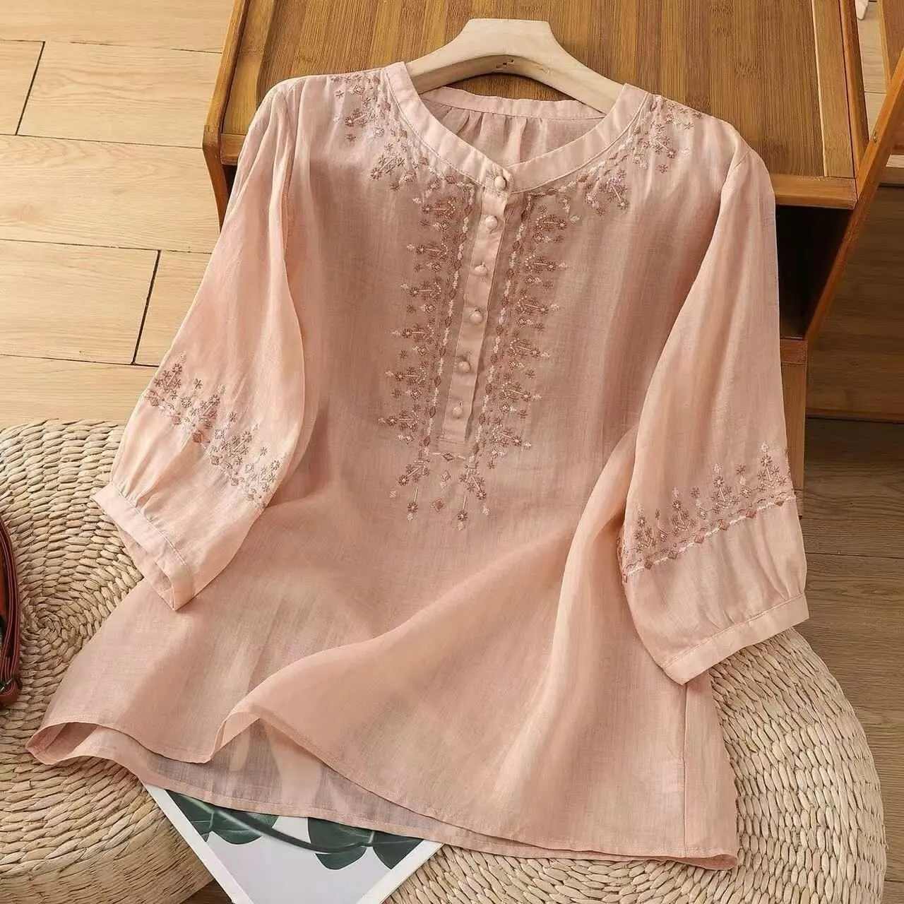 Elegant Women's Loose Fit Embroidered Shirt Summer 2026 Lantern Sleeve Stand Collar Breathable Polyester Fiber Short Sleeve
Elegant Women's Loose Fit Embroidered Shirt Summer 2026 Lantern Sleeve Stand Collar Breathable Polyester Fiber Short Sleeve