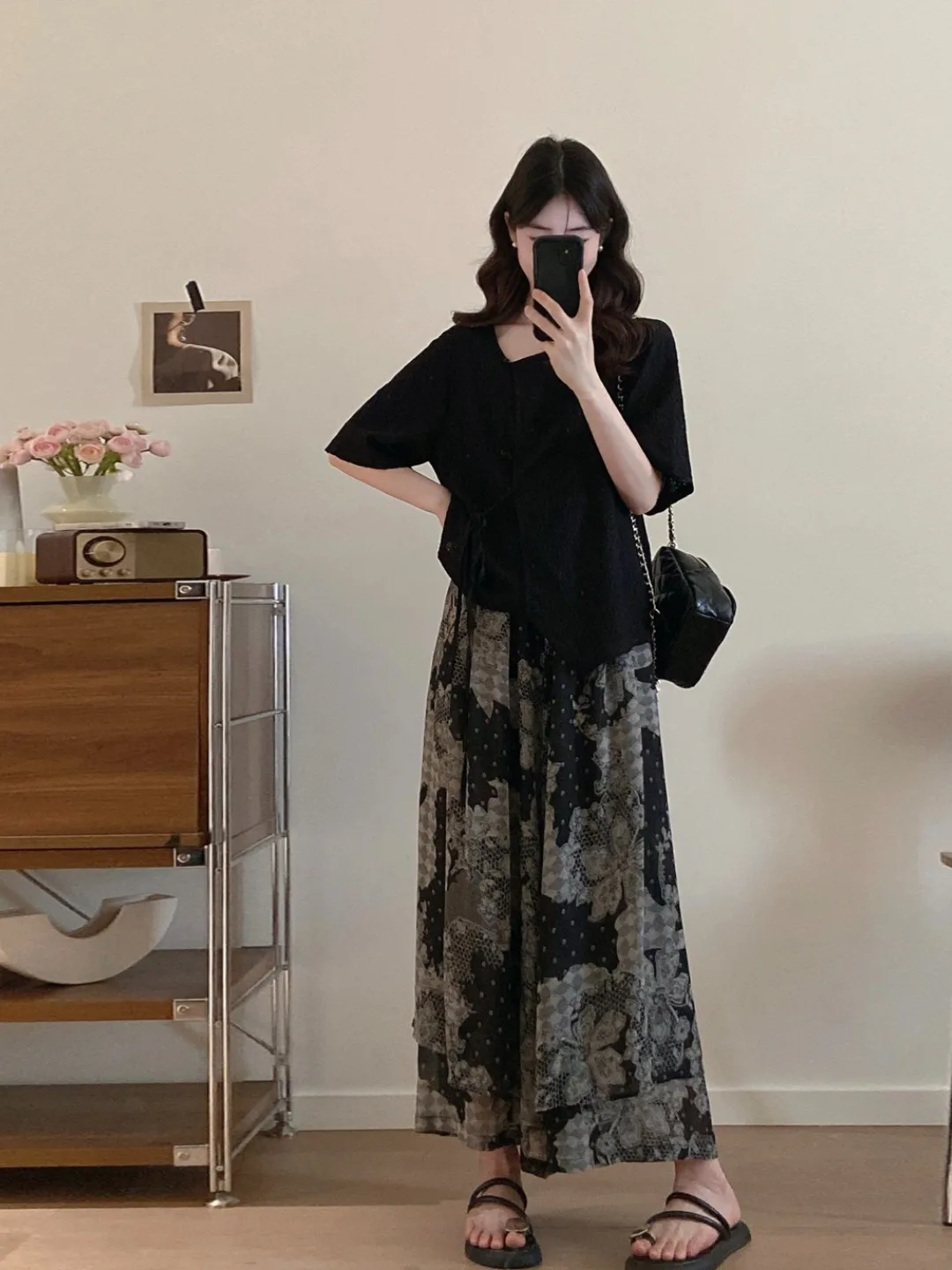 plus Size Women's Casual Hollow out Short Sleeve T-Shirt And High Waist Wide Leg Pants Set Summer New Style Commute Korean Ve...
plus Size Women's Casual Hollow out Short Sleeve T-Shirt And High Waist Wide Leg Pants Set Summer New Style Commute Korean Ve...