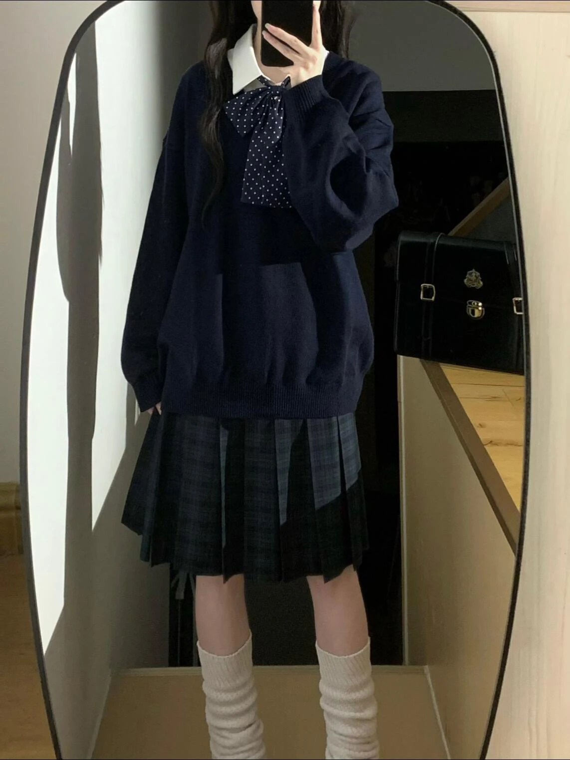 Autumn Winter Warm Navy Knitted Long Sleeve Overhead Women's Original Seaweed JK Skirt Half-length Skirt Fashion Set
Autumn Winter Warm Navy Knitted Long Sleeve Overhead Women's Original Seaweed JK Skirt Half-length Skirt Fashion Set