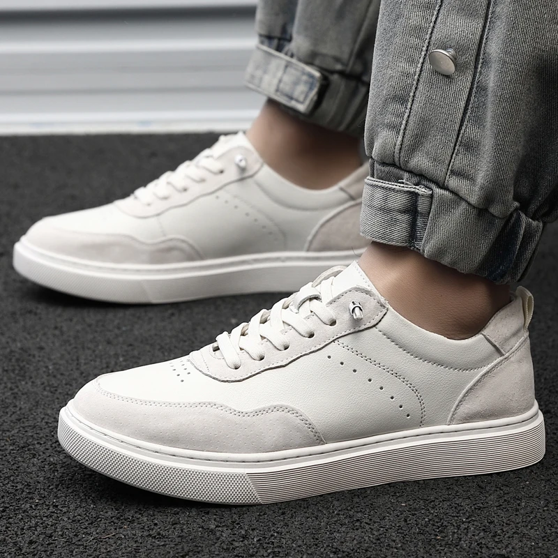 Little white shoes for men in spring 2025, retro board shoes for men, casual sports trend, color blocked lace up men's leather s
Little white shoes for men in spring 2025, retro board shoes for men, casual sports trend, color blocked lace up men's leather s