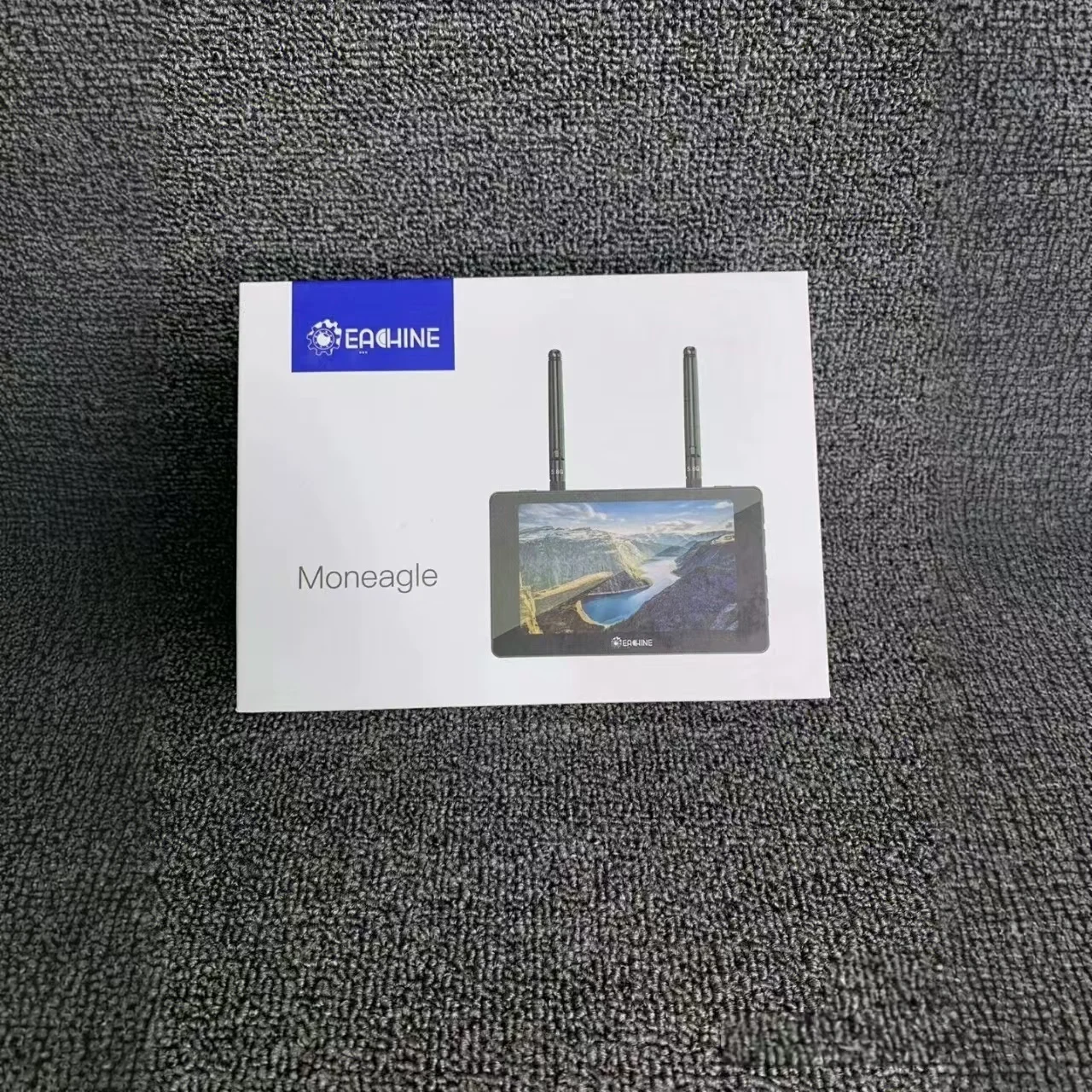 FPV Monitor 5.8G 5 inch Diversity HD Receiver Built-in 4000mAh Battery 800x480px LCD screen Auto Search Monitor Built-in Battery
FPV Monitor 5.8G 5 inch Diversity HD Receiver Built-in 4000mAh Battery 800x480px LCD screen Auto Search Monitor Built-in Battery