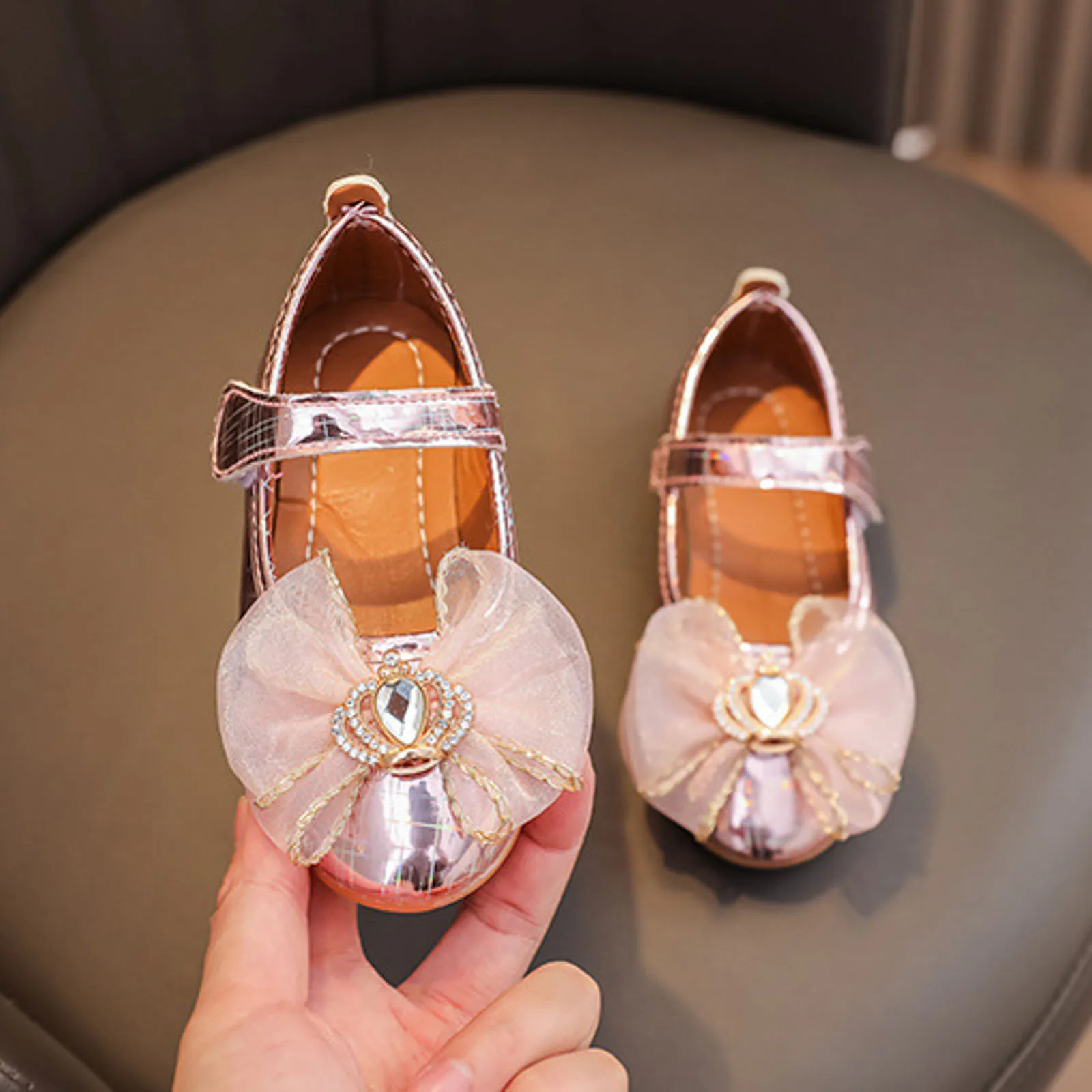Sandals for Little Girls Girls Sandals Fashionable Flowers Rhinestones Decorated Cute Flat Bottoms Little Girl Bear Slippers
Sandals for Little Girls Girls Sandals Fashionable Flowers Rhinestones Decorated Cute Flat Bottoms Little Girl Bear Slippers