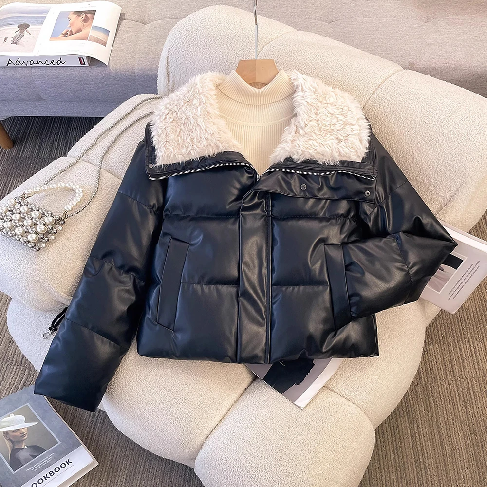 2025 Winter Loose PU Jacket for Women Fashion Lamb Wool Splicing Turn Down Collar Short Parkas Outerwear Chic Warm Cotton Coat
2025 Winter Loose PU Jacket for Women Fashion Lamb Wool Splicing Turn Down Collar Short Parkas Outerwear Chic Warm Cotton Coat