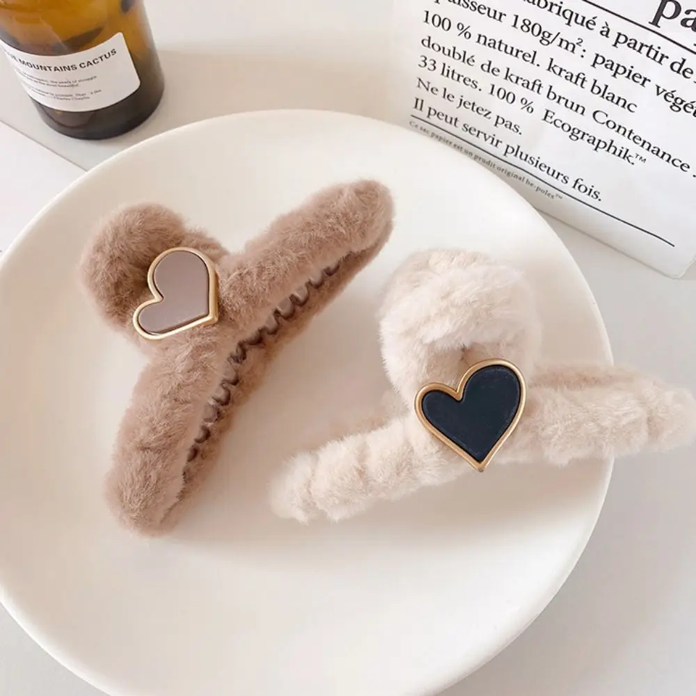 Plush Hair Clips For Women Girls Hair Accessories Winter Faux Fur Large Hair Claw Female Crab Clip
Plush Hair Clips For Women Girls Hair Accessories Winter Faux Fur Large Hair Claw Female Crab Clip