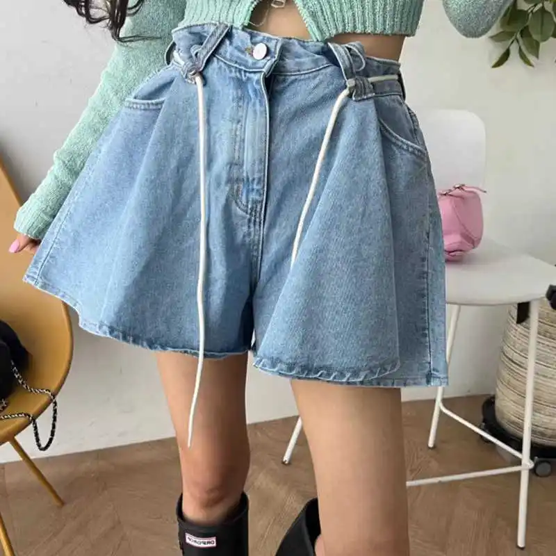 Fashion Niche A-line Denim Shorts Women Summer New High Waist Lace-up Loose Pleated Pantskirt Korean Style Wide Leg Hot Pants
Fashion Niche A-line Denim Shorts Women Summer New High Waist Lace-up Loose Pleated Pantskirt Korean Style Wide Leg Hot Pants