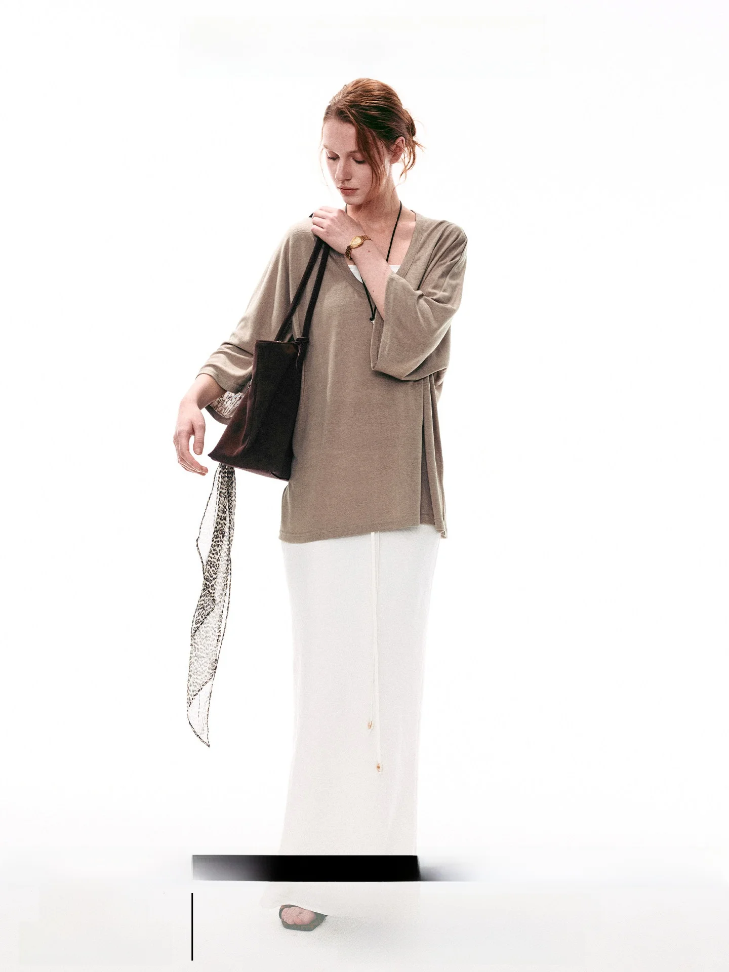 Loose Casual U-Neck Five-Quarter Sleeve T-Shirt Short Sleeve Top Women Summer Comfortable Breathable Fashion Ladies Tee
Loose Casual U-Neck Five-Quarter Sleeve T-Shirt Short Sleeve Top Women Summer Comfortable Breathable Fashion Ladies Tee