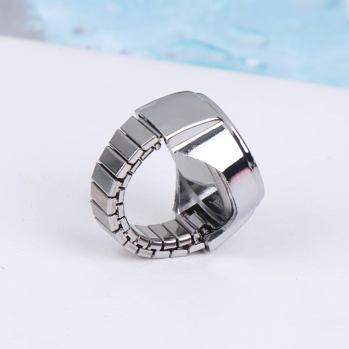 2pcs Finger Wear Quartz Watches Creative Ring Watches Mini Time Display Accessories for Women Men (White)
2pcs Finger Wear Quartz Watches Creative Ring Watches Mini Time Display Accessories for Women Men (White)