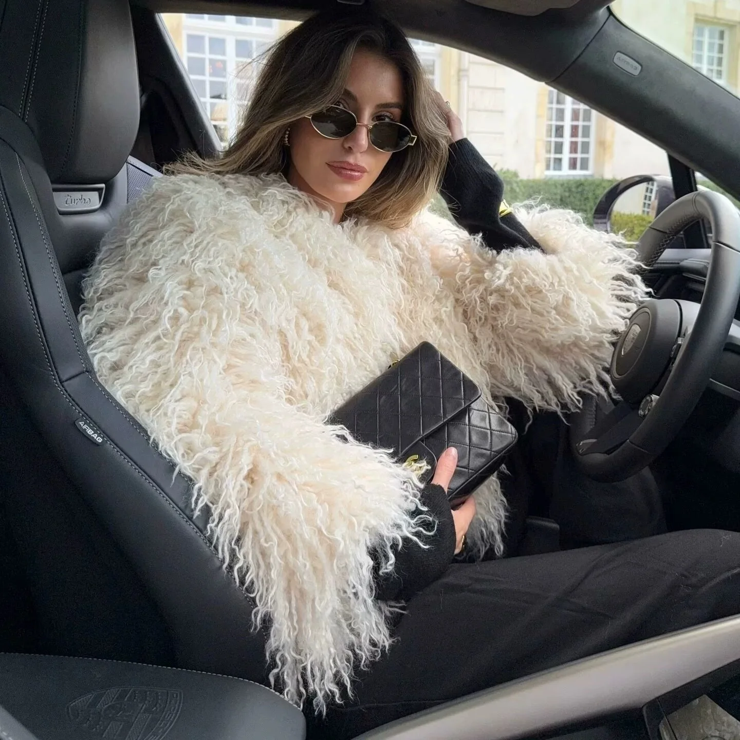 Short round Neck Artificial Fur Coat Women's Winter Fashion Thickened Loose Fit Fur Coated Cardigan European Style Coat
Short round Neck Artificial Fur Coat Women's Winter Fashion Thickened Loose Fit Fur Coated Cardigan European Style Coat