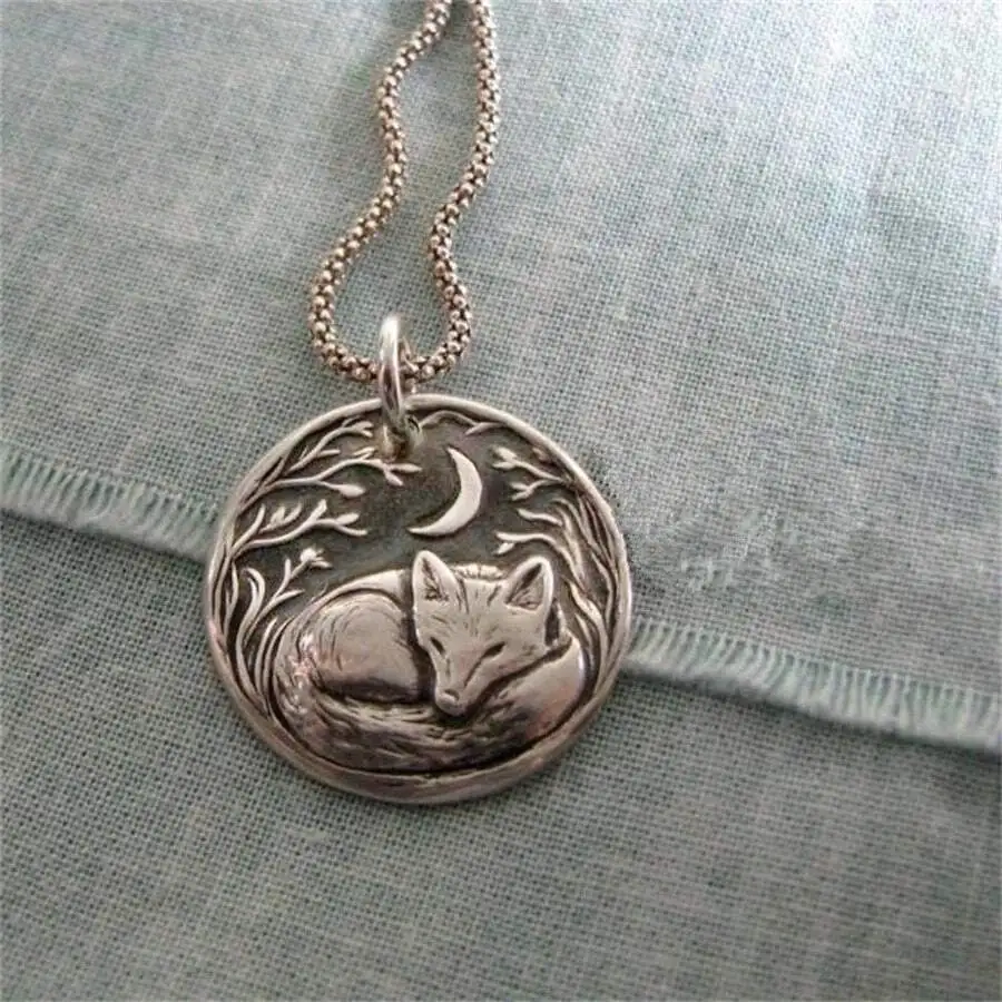 Vintage Sleeping Fox And Moon Circular Pendant Necklace For Women
Vintage Sleeping Fox And Moon Circular Pendant Necklace For Women