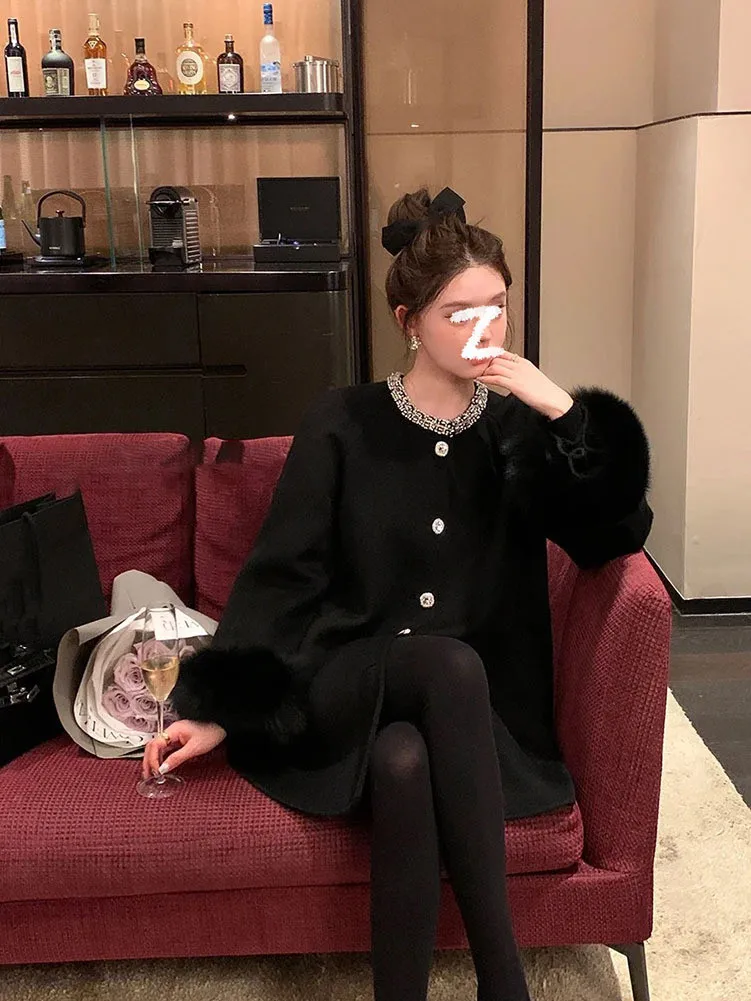 Autumn Winter Korean Retro Fashion fur long sleeve Woolen Coat for women Beaded O Neck Elegant Lady Overcoat Coats Y4853
Autumn Winter Korean Retro Fashion fur long sleeve Woolen Coat for women Beaded O Neck Elegant Lady Overcoat Coats Y4853