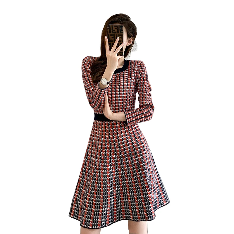 Women's waist up knitted dress 2024 new autumn and winter small fragrance A-line woolen dress
Women's waist up knitted dress 2024 new autumn and winter small fragrance A-line woolen dress