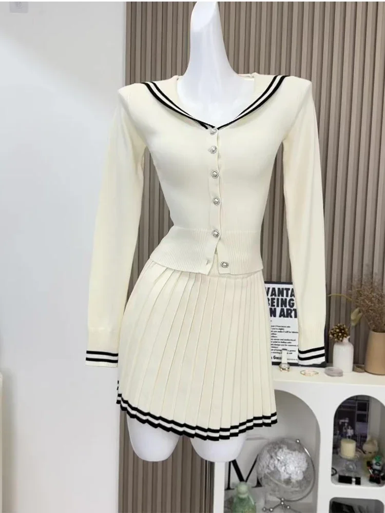 Autumn Winter Women Suit Old Money Knit Outfits 2 Piece Set Long Sleeve Sailor collar Cardigan Sweaters Mini Pleated Skirt New
Autumn Winter Women Suit Old Money Knit Outfits 2 Piece Set Long Sleeve Sailor collar Cardigan Sweaters Mini Pleated Skirt New