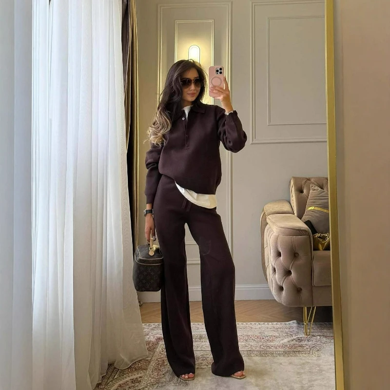 Light Luxury Solid-color Lapel Pullovers Knitted Top Autumn 2026 Fashionable Straight-leg Floor-length Long Pants Two-piece Set
Light Luxury Solid-color Lapel Pullovers Knitted Top Autumn 2026 Fashionable Straight-leg Floor-length Long Pants Two-piece Set