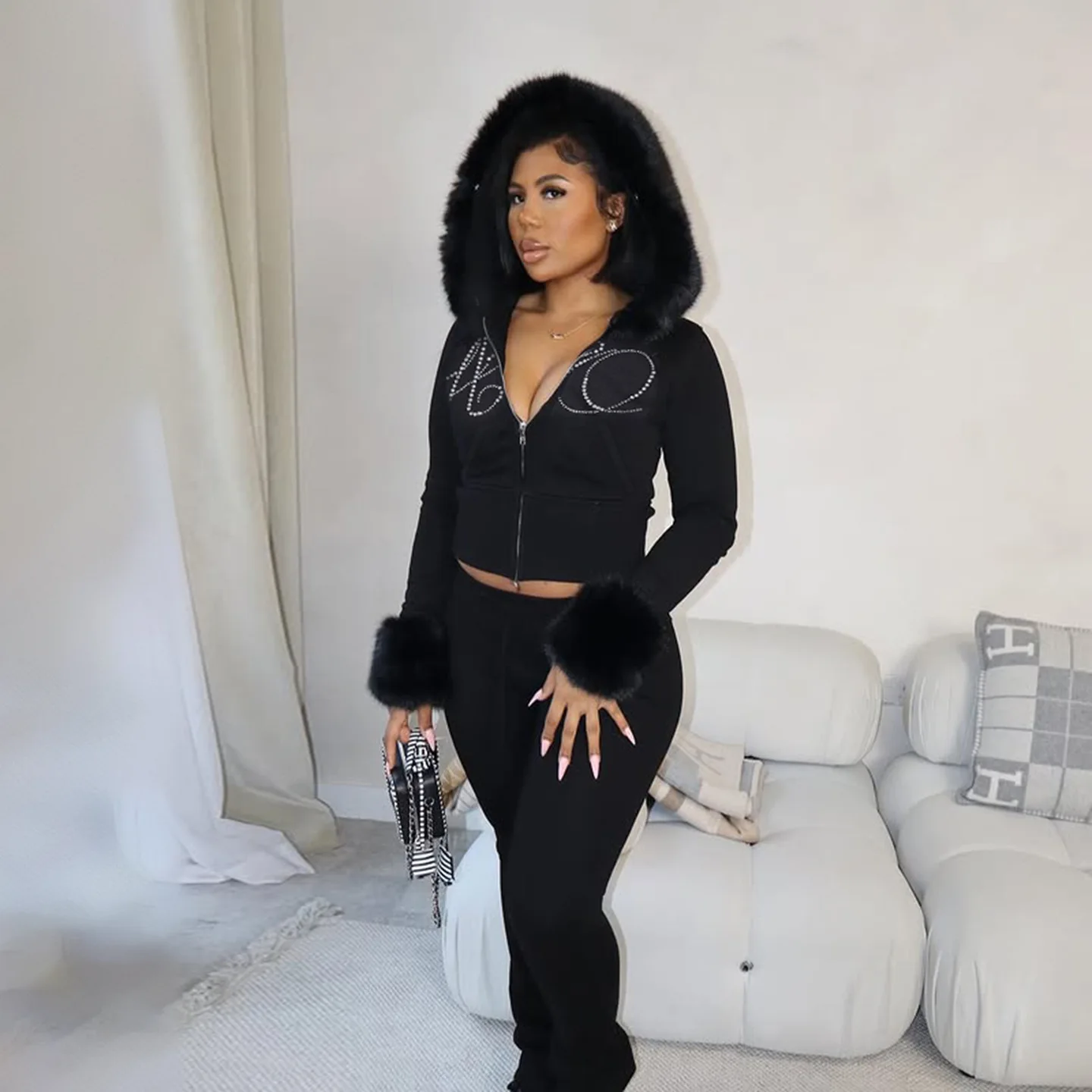 Осенне-зимний комплект с буквами из кирпича, спортивная одежда, меховая толстовка с длинными рукавами на молнии, топ, брюки-клеш, комплект плюшевых украшений
Осенне-зимний комплект с буквами из кирпича, спортивная одежда, меховая толстовка с длинными рукавами на молнии, топ, брюки-клеш, комплект плюшевых украшений