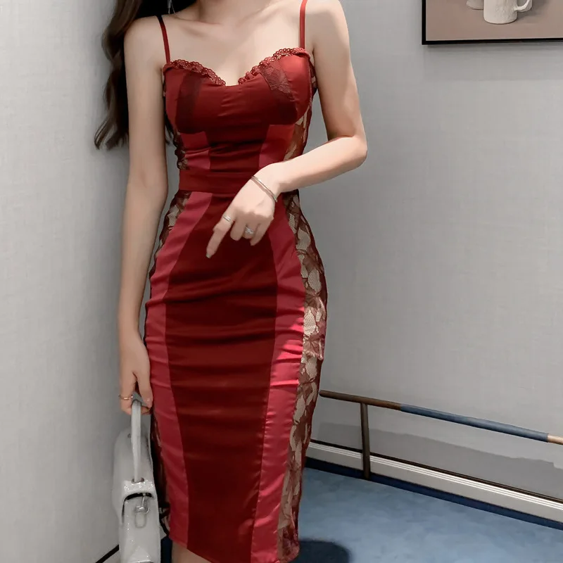 2022 Sexy Sling Women's Dress Red Square Collar Spliced Lace See Through Party Fashion Clothing Lady Event Night Club Midi Dress
2022 Sexy Sling Women's Dress Red Square Collar Spliced Lace See Through Party Fashion Clothing Lady Event Night Club Midi Dress