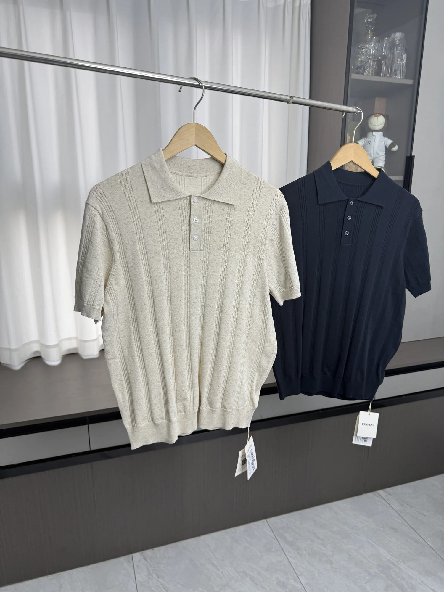 High-End Linen Shirt Short Sleeve Knitted Breathable Casual Fashion Summer T-Shirt Men's Spring Summer Vertical Stripe
High-End Linen Shirt Short Sleeve Knitted Breathable Casual Fashion Summer T-Shirt Men's Spring Summer Vertical Stripe