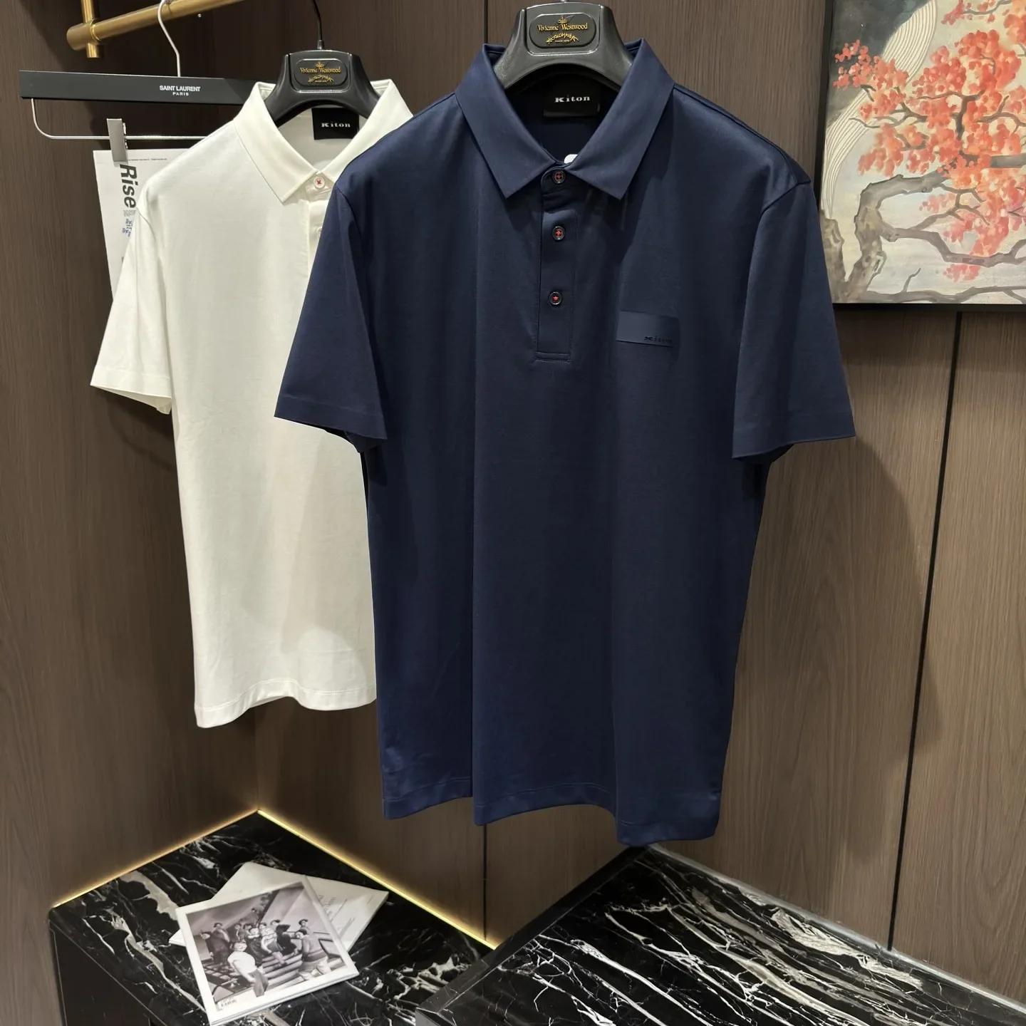 Kiton Italian Business Casual Old Money Style Men's Lapel Short Sleeve POLO Shirt
Kiton Italian Business Casual Old Money Style Men's Lapel Short Sleeve POLO Shirt
