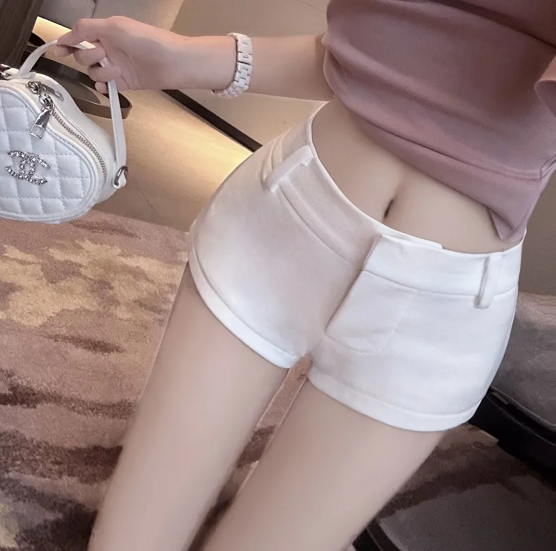 Ультра-короткие orts Luna с низкой талией, новые повседневные брюки Hot Pure Desire для женщин, качество премиум-класса, из другого материала
Ультра-короткие orts Luna с низкой талией, новые повседневные брюки Hot Pure Desire для женщин, качество премиум-класса, из другого материала