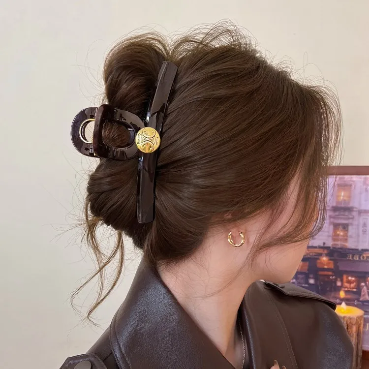 Large Woman Hair Clips Transparent Brown Shark Clip Temperament Hairpin Autumn Winter Hair Accessories Korean Girls Headdress
Large Woman Hair Clips Transparent Brown Shark Clip Temperament Hairpin Autumn Winter Hair Accessories Korean Girls Headdress