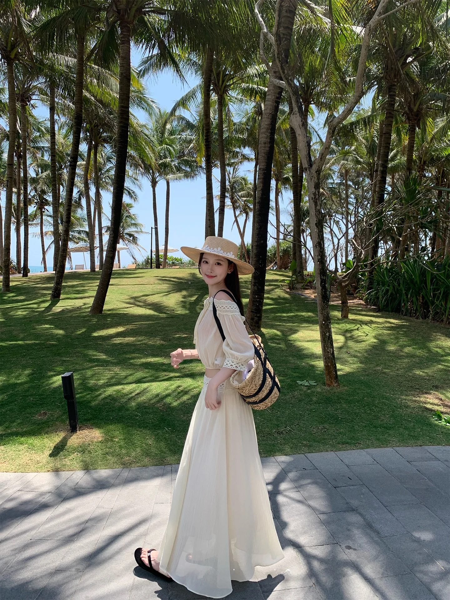 Fashionable Bohemian Style Women's Summer Outfit Short Sleeve Lace Trimmed Chiffon Top High Waist Skirt Set in
Fashionable Bohemian Style Women's Summer Outfit Short Sleeve Lace Trimmed Chiffon Top High Waist Skirt Set in