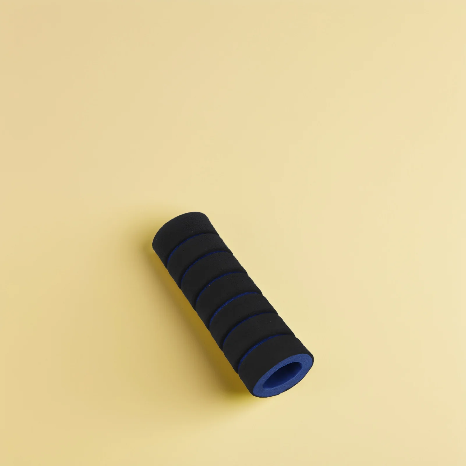2 Pcs Bicycle Handlebar Grips Ergonomic Non-slip Sponge Soft Comfort Fits Most Bikes Vibration Absorption Variable Speed Bike
2 Pcs Bicycle Handlebar Grips Ergonomic Non-slip Sponge Soft Comfort Fits Most Bikes Vibration Absorption Variable Speed Bike