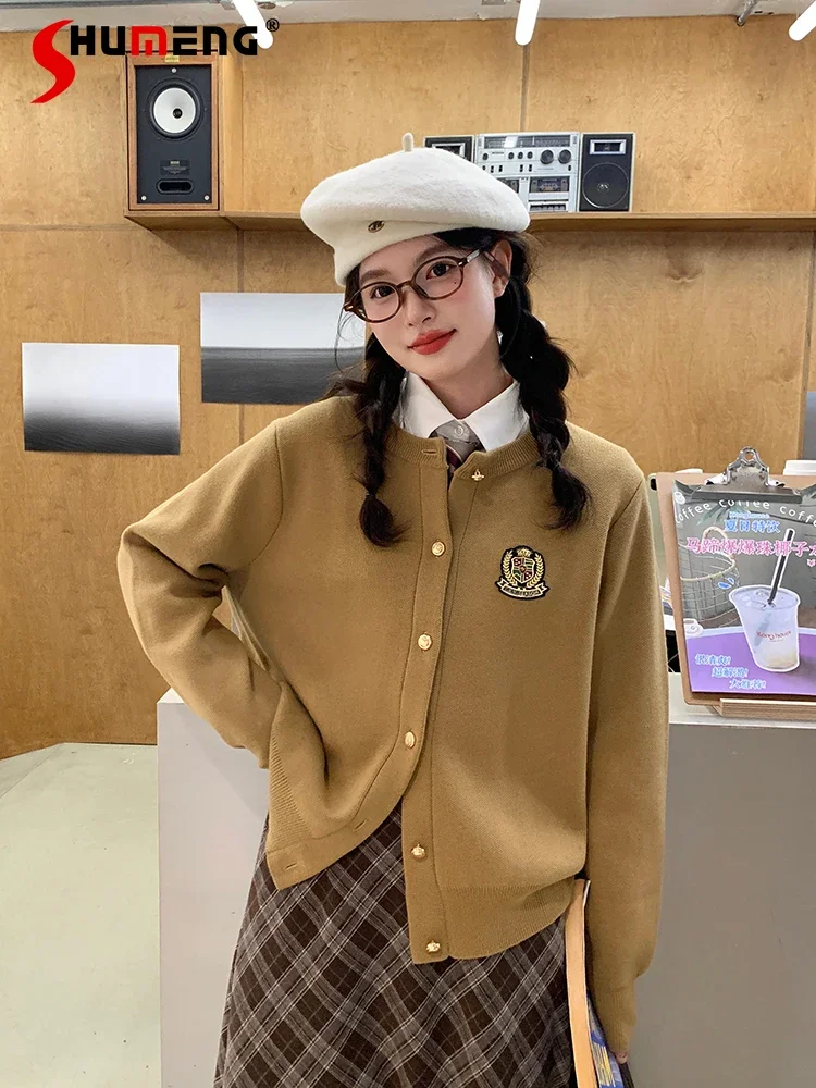 Japanese Preppy Style Round Neck Long Sleeve Embroidered Badge Single-breasted Casual Knitted Sweater Cardigan Tops Women Autumn
Japanese Preppy Style Round Neck Long Sleeve Embroidered Badge Single-breasted Casual Knitted Sweater Cardigan Tops Women Autumn