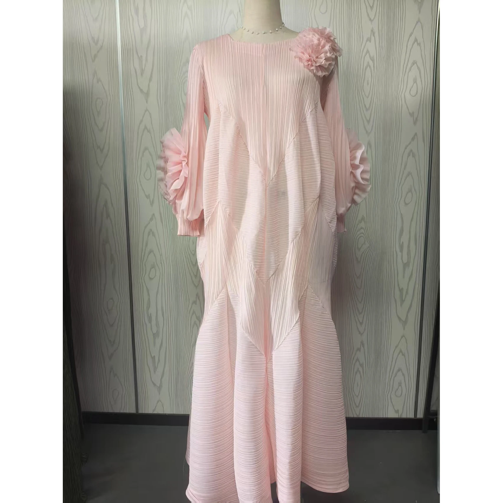Hand Embroidered Long Sve Bloomer Dr Beach Vaion Sle Women's Cross-Border Faion Spring 2026 Collection
Hand Embroidered Long Sve Bloomer Dr Beach Vaion Sle Women's Cross-Border Faion Spring 2026 Collection