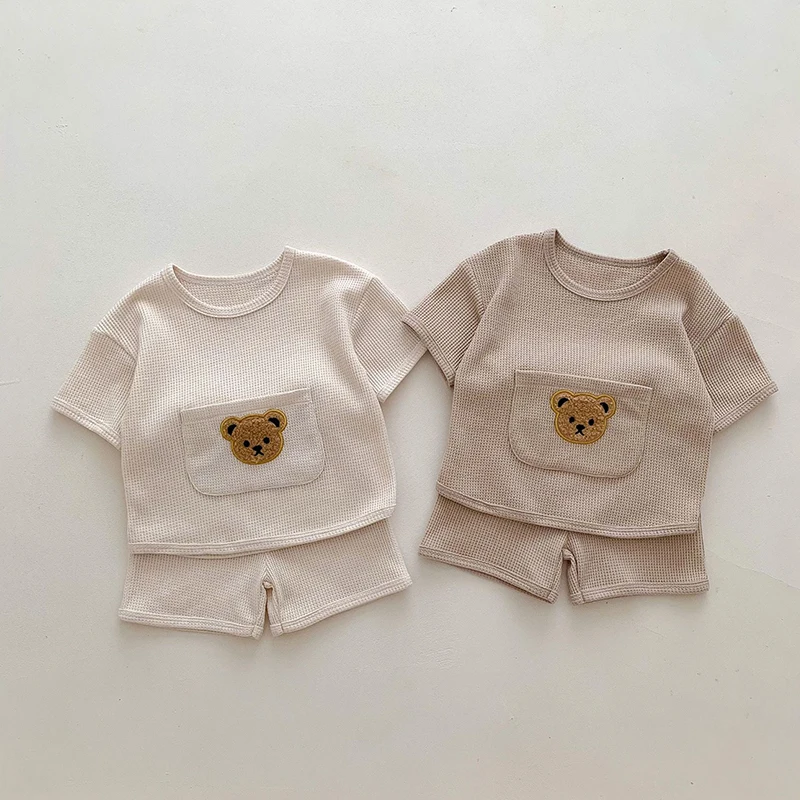 Cute 2023 Summer Baby Clothing Set Waffle Bear Top and Shorts 2 Pcs Outfits Bodysuits Baby Boys Girls Clothes Set Kids Romper
Cute 2023 Summer Baby Clothing Set Waffle Bear Top and Shorts 2 Pcs Outfits Bodysuits Baby Boys Girls Clothes Set Kids Romper