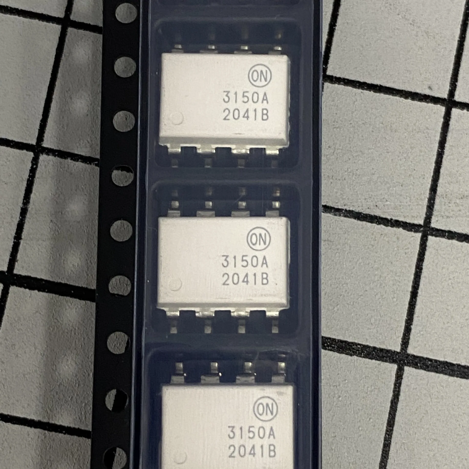 The FOD3150 through-hole DIP8 surface mount optocoupler chip is brand new and original
The FOD3150 through-hole DIP8 surface mount optocoupler chip is brand new and original