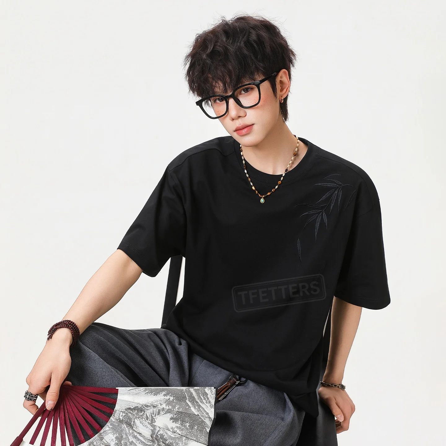 TFETTERS 2026 Summer New Chinese Style O Neck Men T-Shirt Loose Fit Half Sleeve Bamboo Embroidery Cotton Fashion Men Tshirt
TFETTERS 2026 Summer New Chinese Style O Neck Men T-Shirt Loose Fit Half Sleeve Bamboo Embroidery Cotton Fashion Men Tshirt
