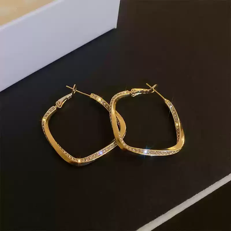 European and American Fashion Trend New Product Women's Earrings Gold Geometric Square Ear Rings Women's Jewelry Gift
European and American Fashion Trend New Product Women's Earrings Gold Geometric Square Ear Rings Women's Jewelry Gift