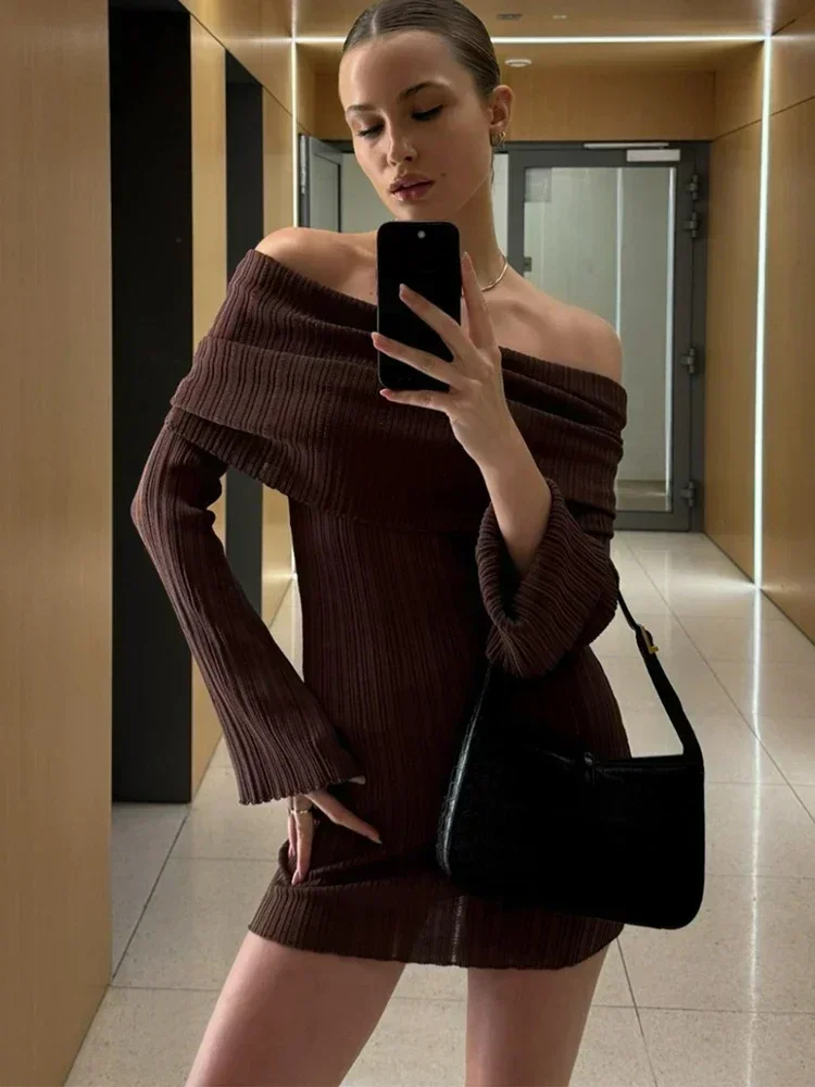 Sexy Off Shoulder Women Knitted Dress White Backless Long Sleeve Dress Female Autumn Skinny Elegant Party Clubwear
Sexy Off Shoulder Women Knitted Dress White Backless Long Sleeve Dress Female Autumn Skinny Elegant Party Clubwear