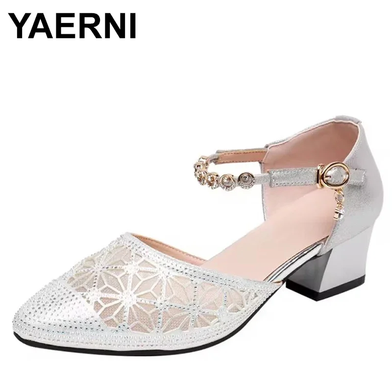 High Quality Microfiber Mesh Rhinestone Shoes Fashion Sandals Large Size Pointed Side Open Thick Heel Women Sandals
High Quality Microfiber Mesh Rhinestone Shoes Fashion Sandals Large Size Pointed Side Open Thick Heel Women Sandals