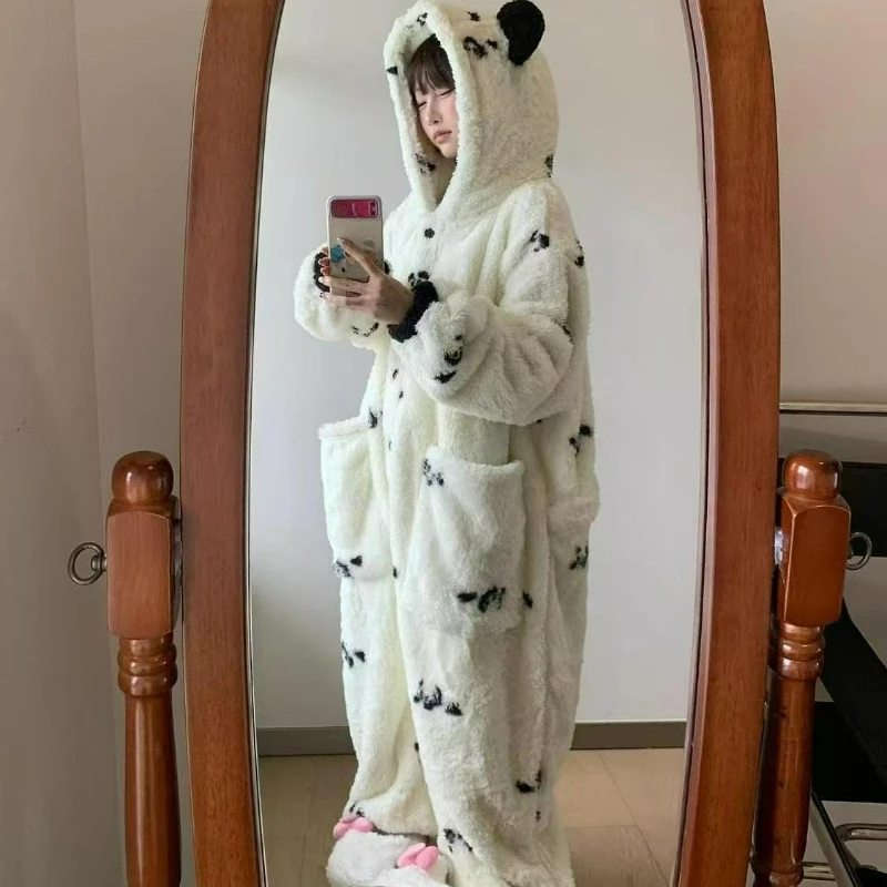 2026 Winter New Style Fashion Hooded Coral Warm Thickened Home Wear Bathrobe Cute Printed Panda One-piece Pajamas for Women
2026 Winter New Style Fashion Hooded Coral Warm Thickened Home Wear Bathrobe Cute Printed Panda One-piece Pajamas for Women
