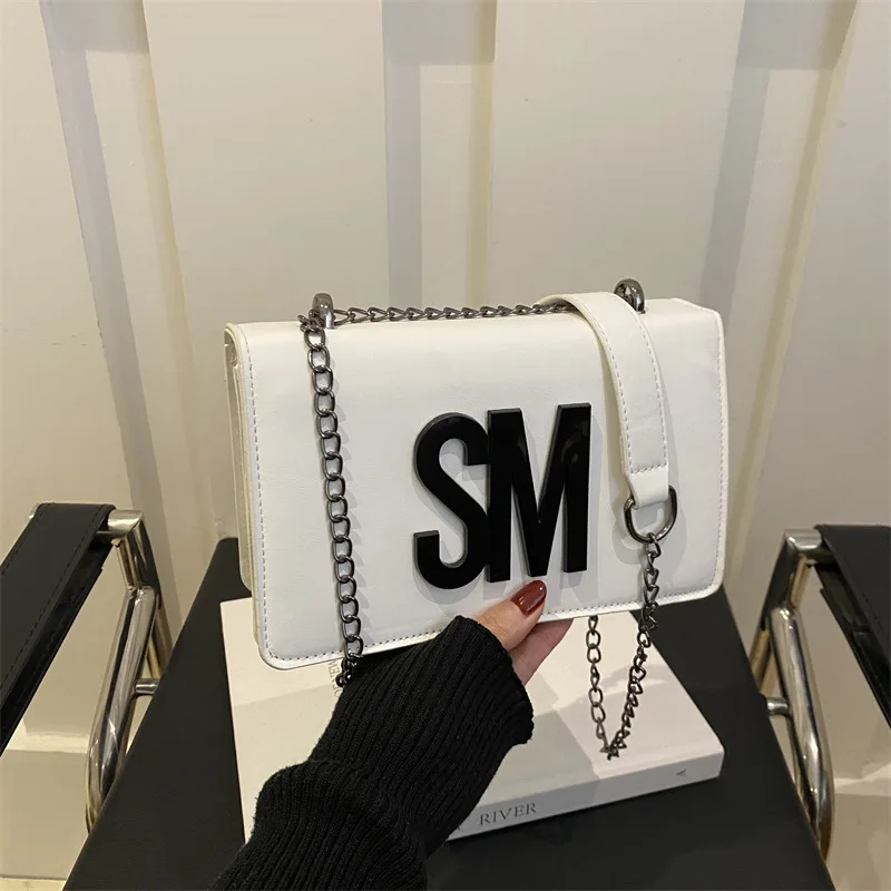 Модная сумка через плечо на цепочке для весны и лета, минималистичная повседневная сумка-кроссбоди, стильная мини-квадратная сумочка для женщин
Модная сумка через плечо на цепочке для весны и лета, минималистичная повседневная сумка-кроссбоди, стильная мини-квадратная сумочка для женщин